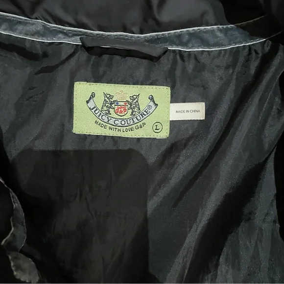 2000s Black Juicy Couture Puffer Jacket with Pom Poms - Picture 4 of 5